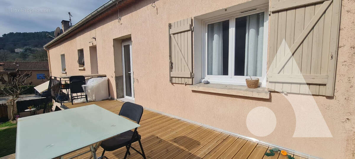 Appartement à SALERNES