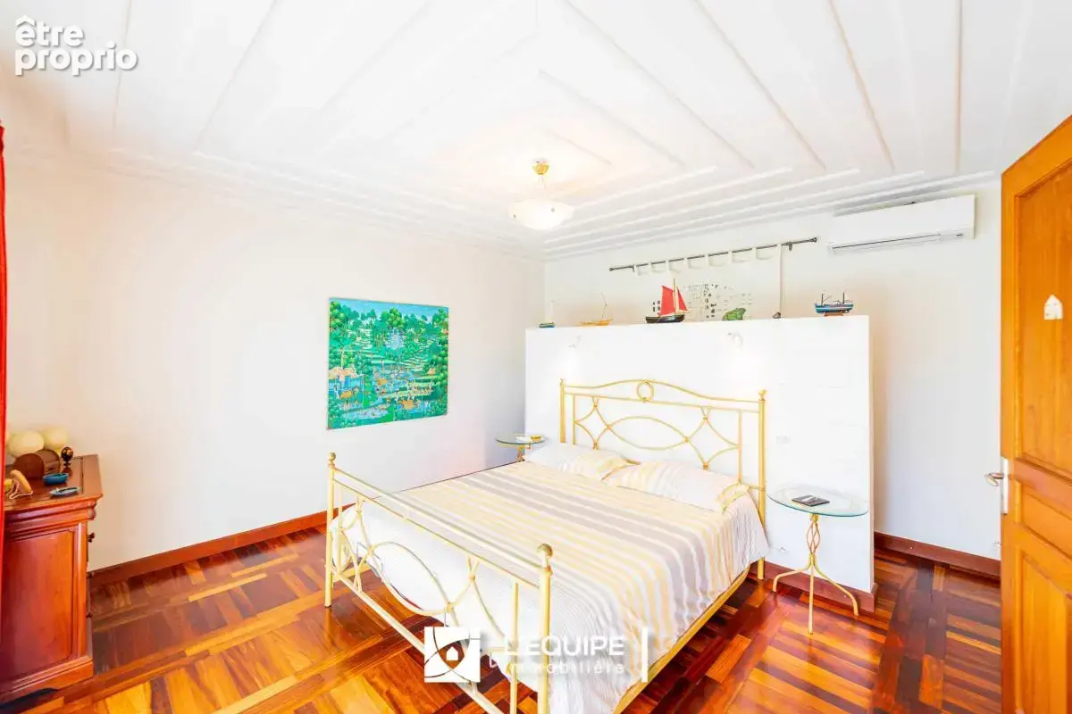 Maison 5 pièces 132 m² à vendre à Sainte-Marie (97438) - photo 5