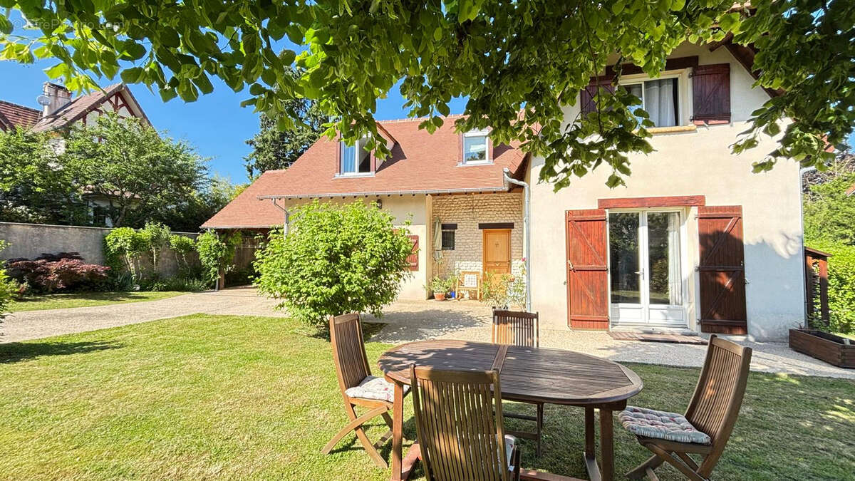 Maison à BOUFFEMONT