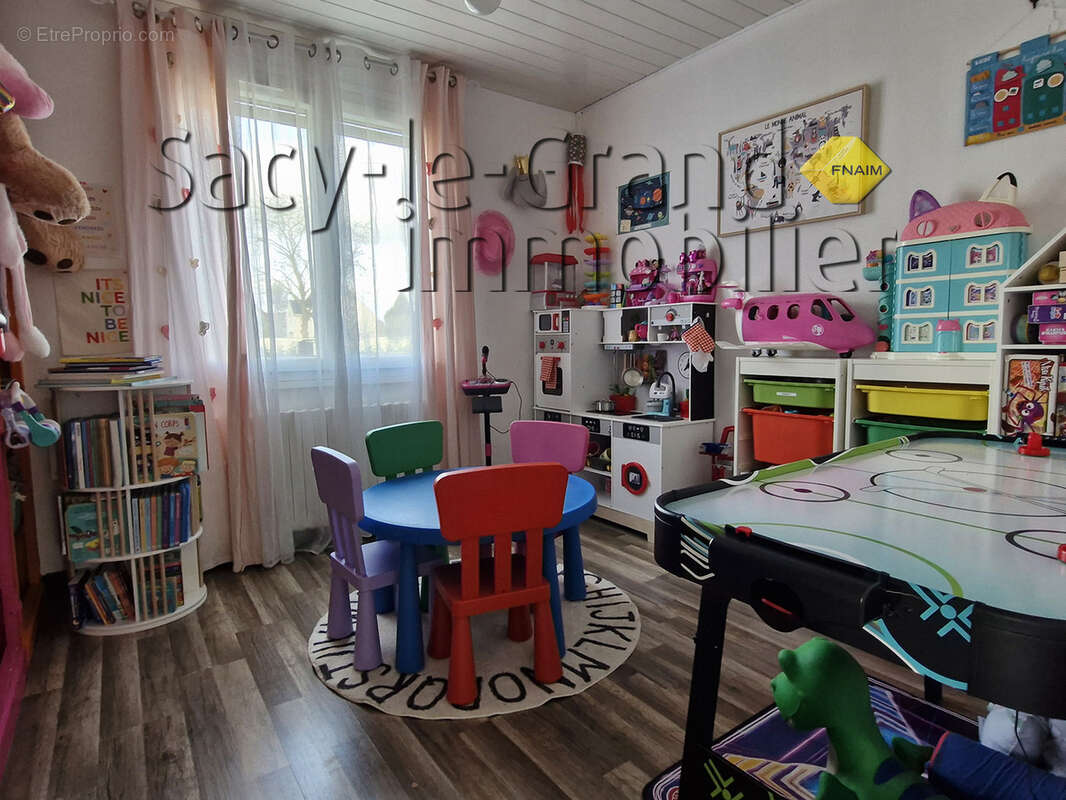 Maison à SACY-LE-GRAND