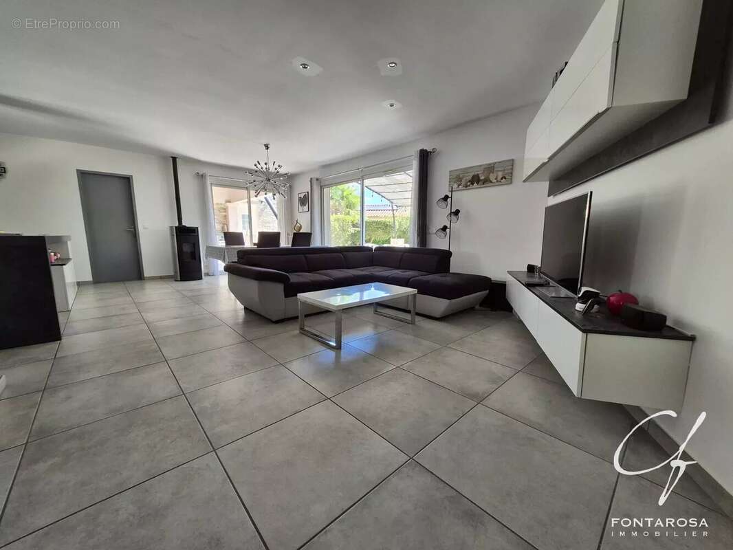 Maison à PUGET-SUR-ARGENS