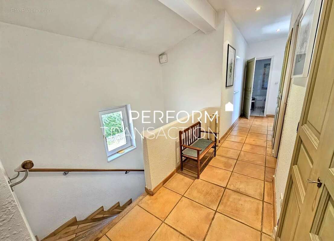 Propriété d'architecte 250m² avec piscine - photo 12