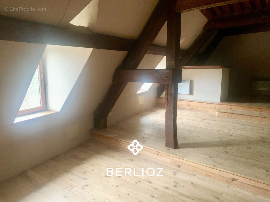 Appartement à SAINT-MARTIN-D'URIAGE
