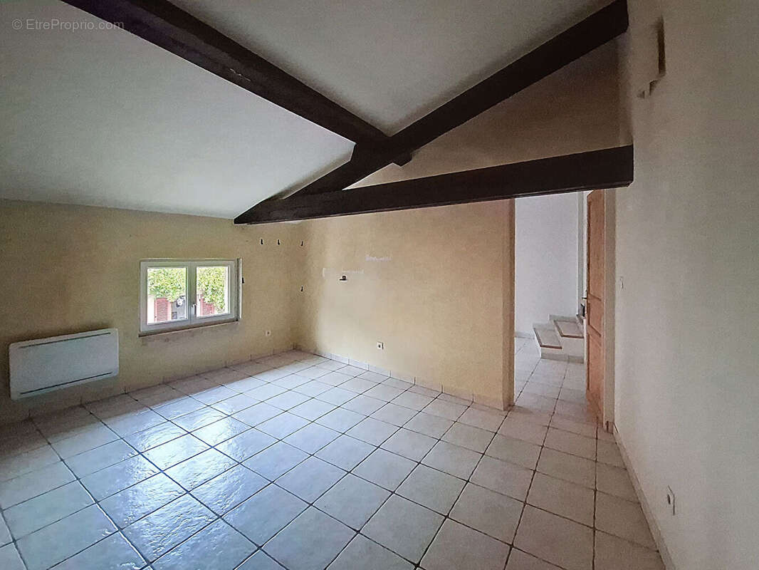 Maison à LA CHAPELLE-DE-GUINCHAY