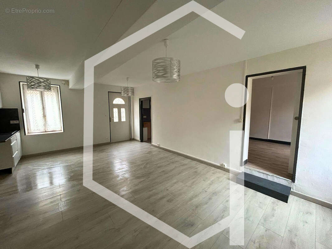 Appartement à SAINT-ENNEMOND