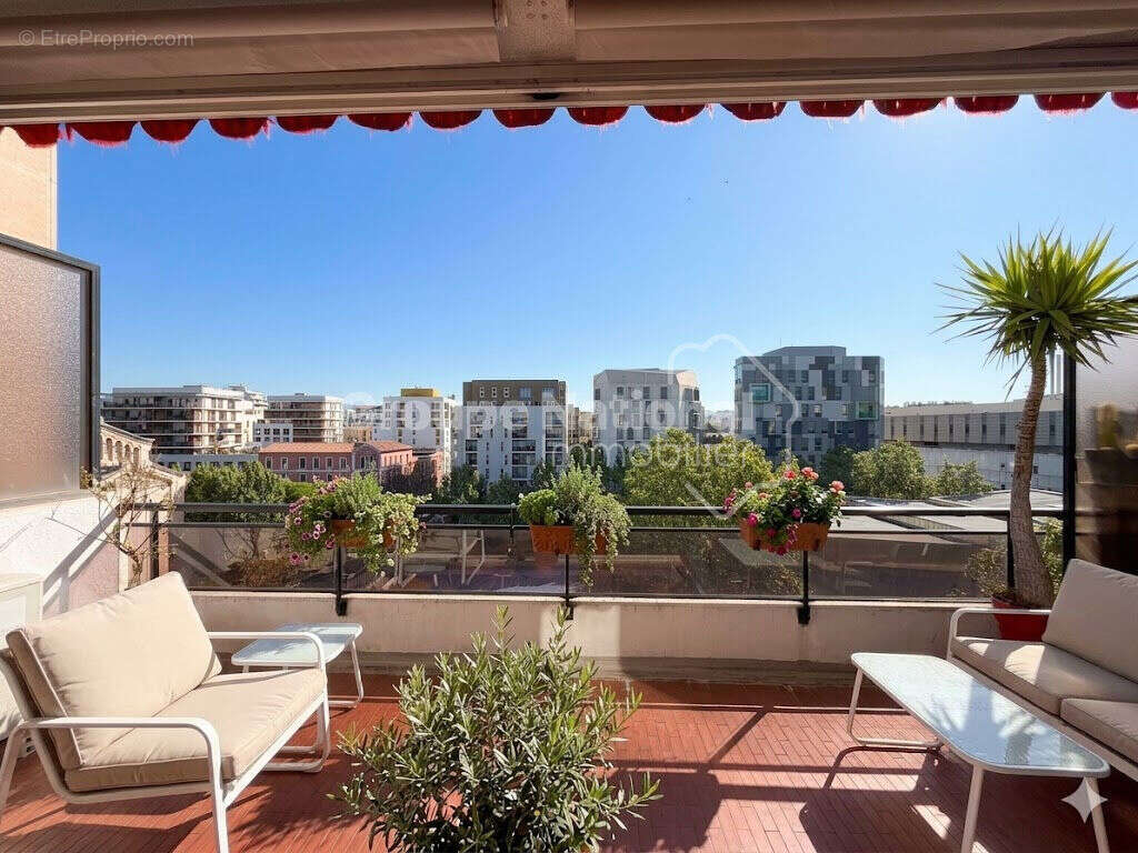 Appartement à MARSEILLE-2E
