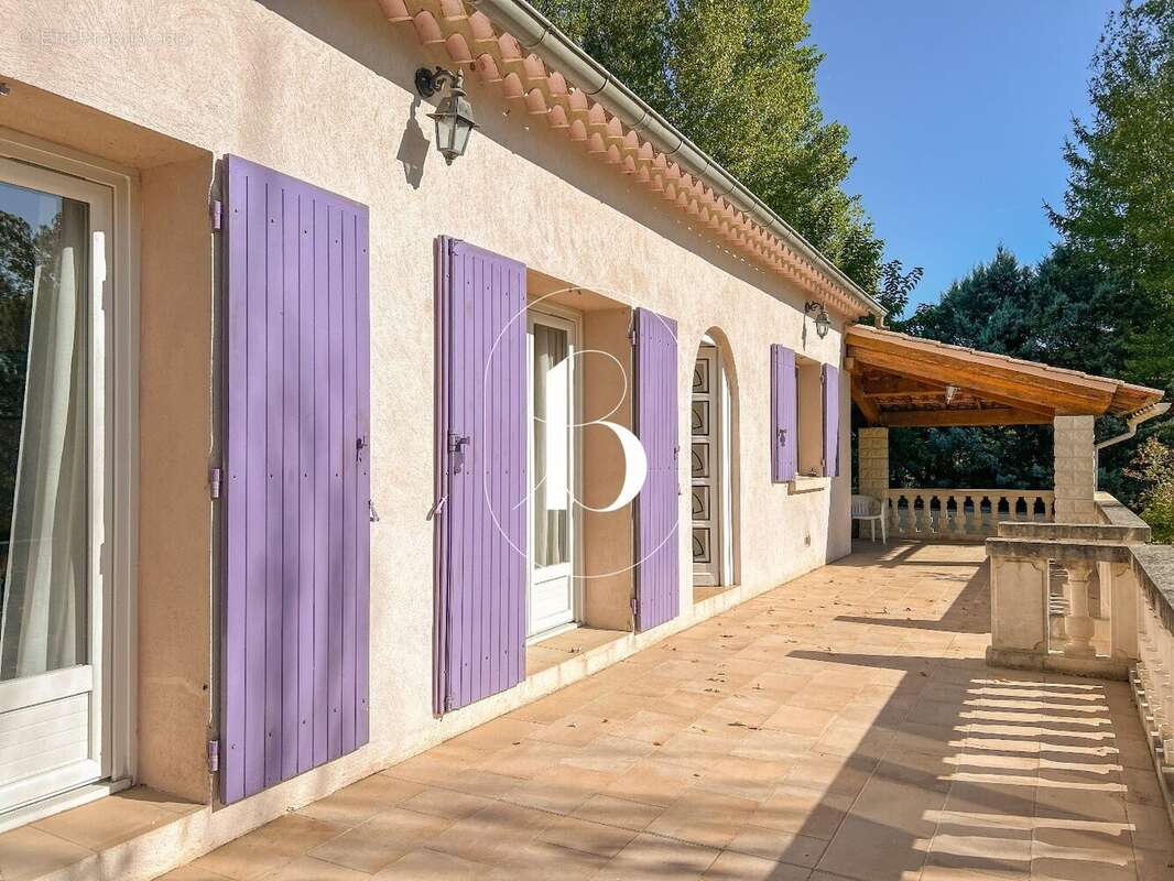 Maison à BARJAC