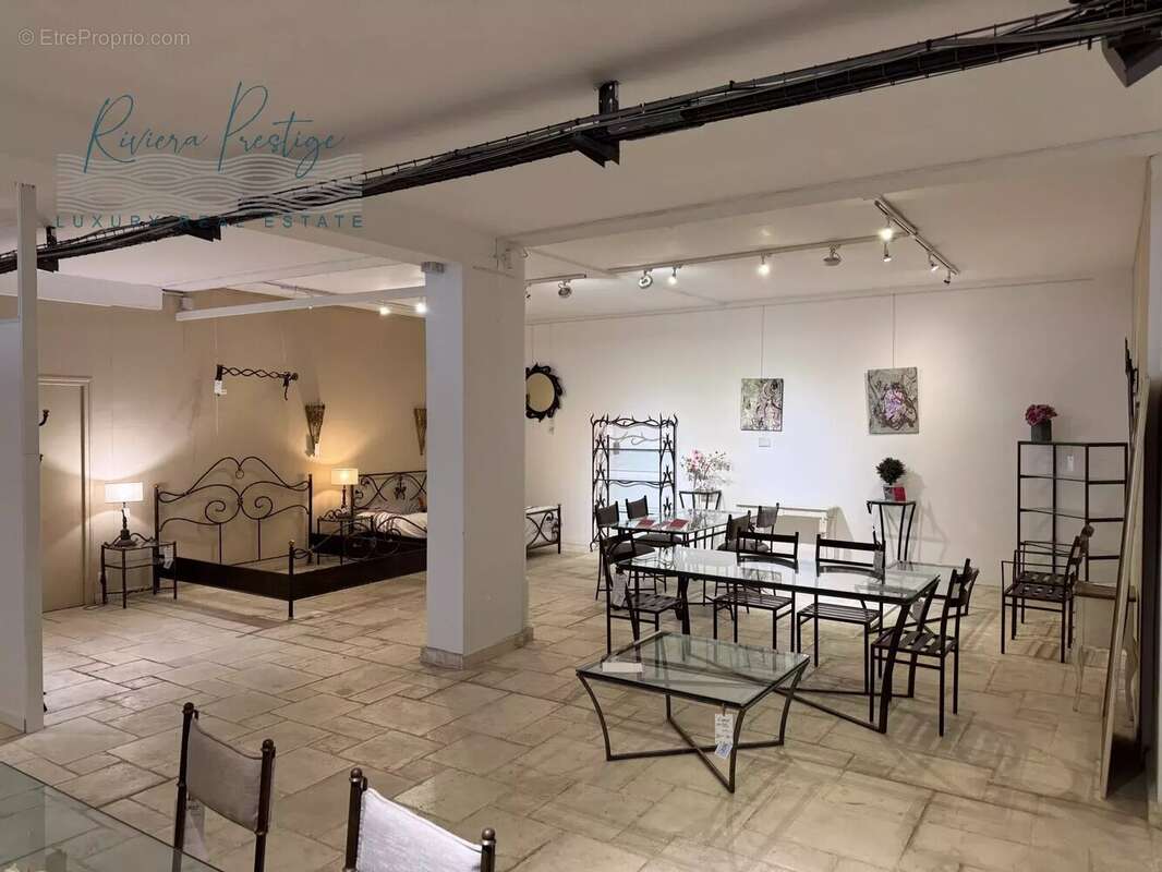 Commerce à MOUANS-SARTOUX