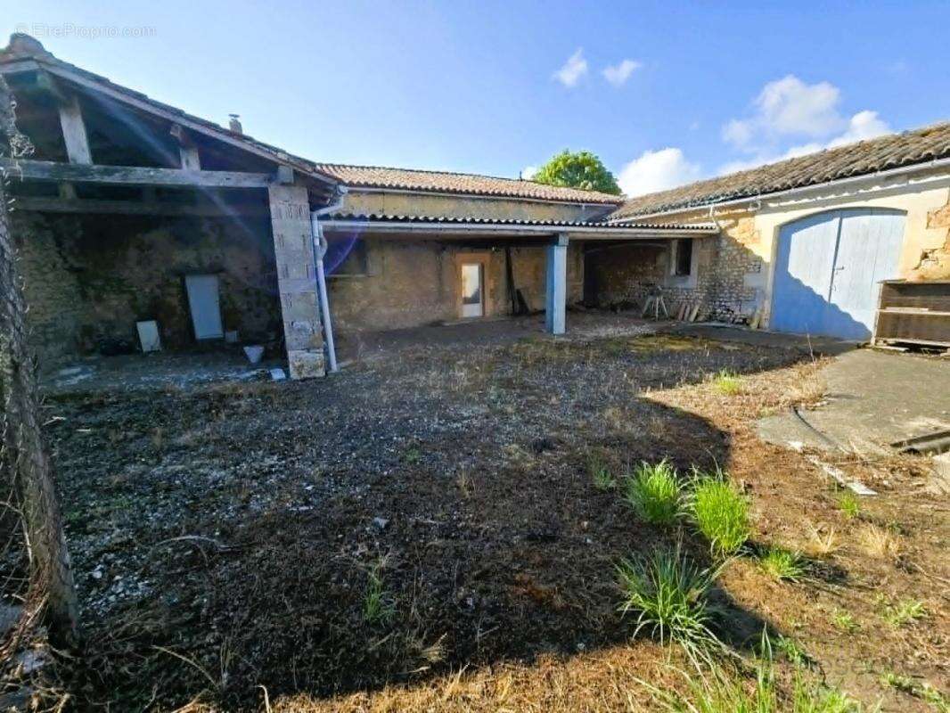 Maison à MIRAMBEAU