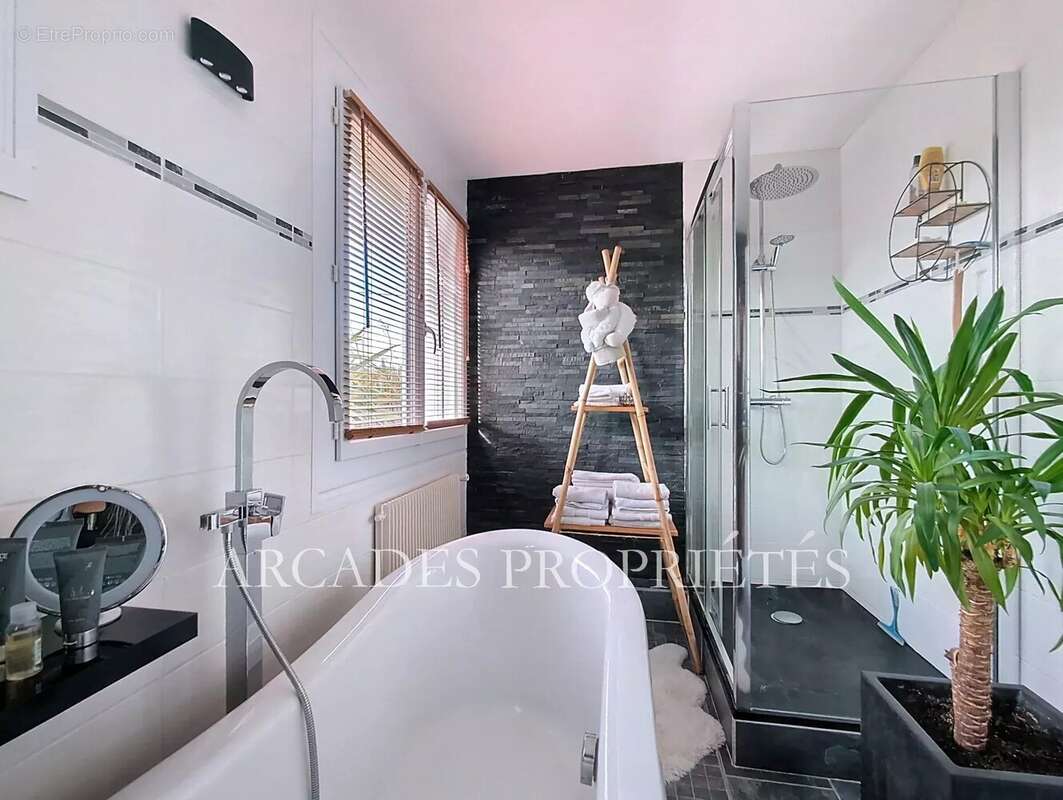 Maison à SAINT-SULPICE-ET-CAMEYRAC