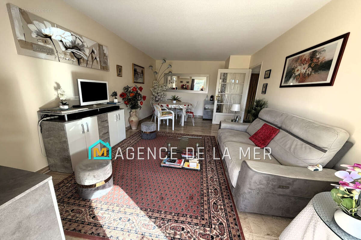 Appartement à MANDELIEU-LA-NAPOULE
