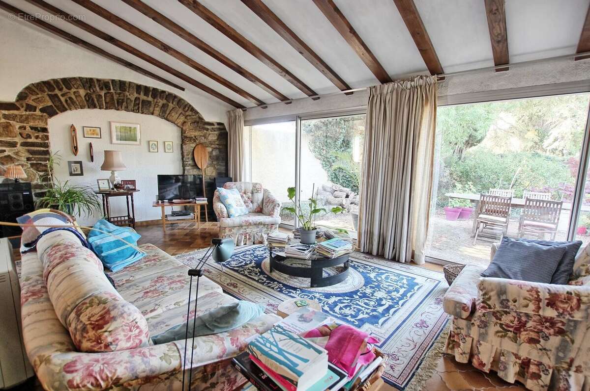 Caunes Minervois: Ensemble immobilier : 2 maisons avec grange et piscine dans le Minervois - photo 2