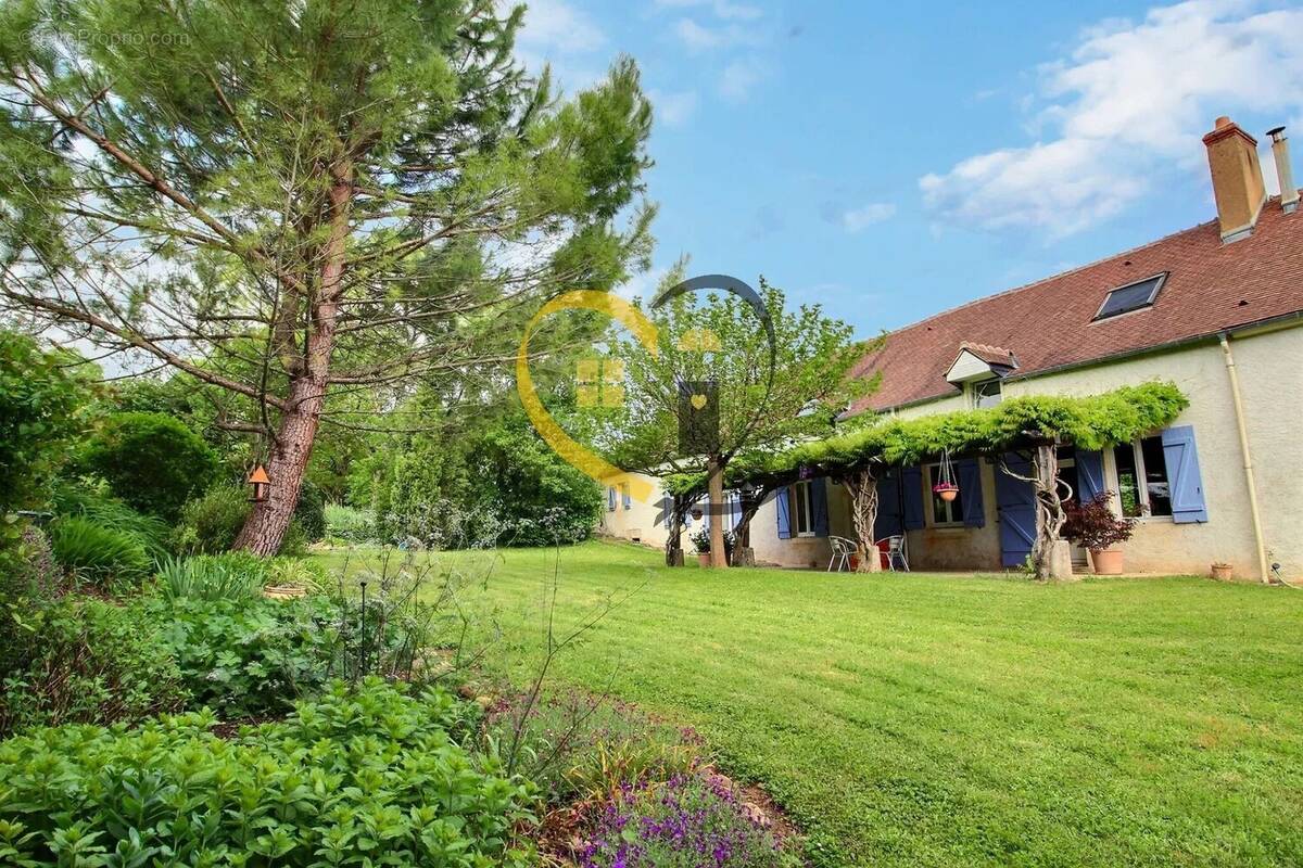 Maison à SAINT-DENIS-DE-PALIN