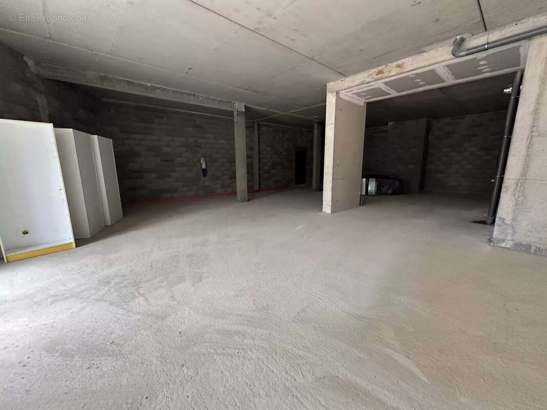 Commerce à SAINT-ESTEVE