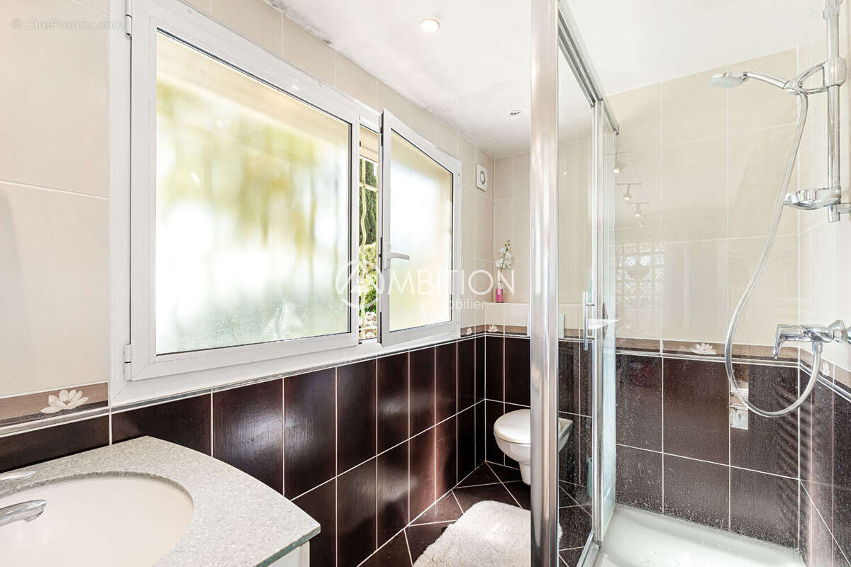 Maison à MANDELIEU-LA-NAPOULE