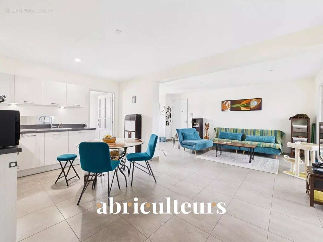 Appartement à PELISSANNE