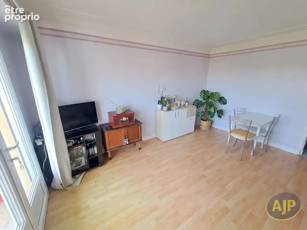 CHALLANS - Appartement 2 chambres - photo 3