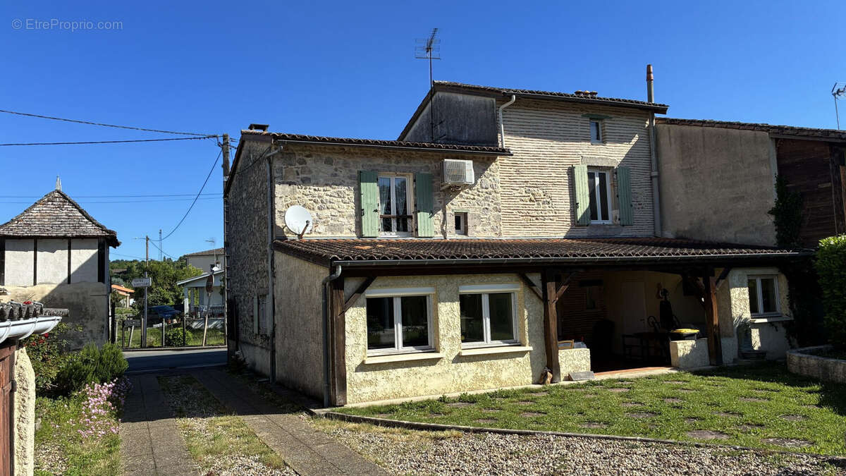 Maison à CLAIRAC