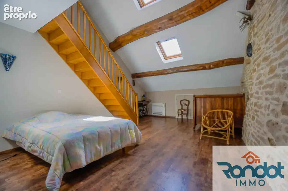 Maison 8 pièces / 3 chambres / 300 m2 / 946 m2 terrain - photo 8