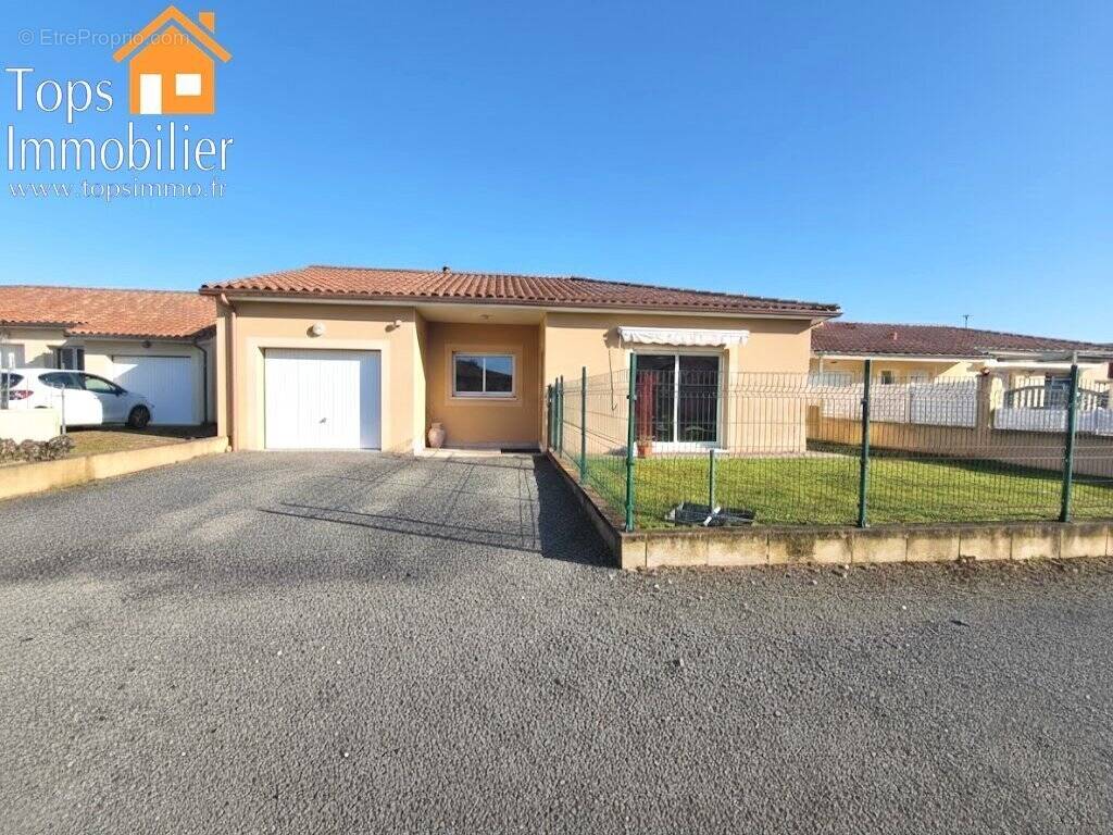 Maison à MALEVILLE