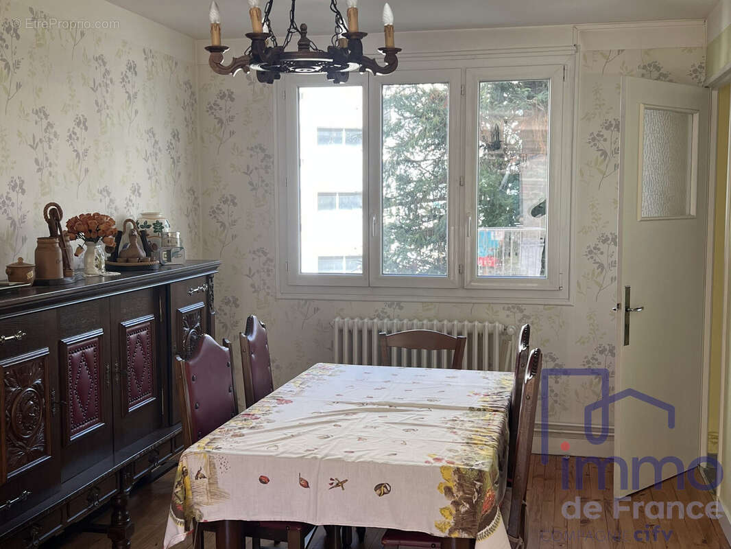 Appartement à SAINT-ETIENNE