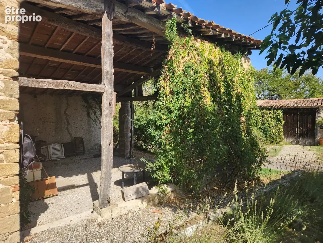 Ancien Corps de Ferme en pierre avec dépendances sur 26 Ha - photo 12