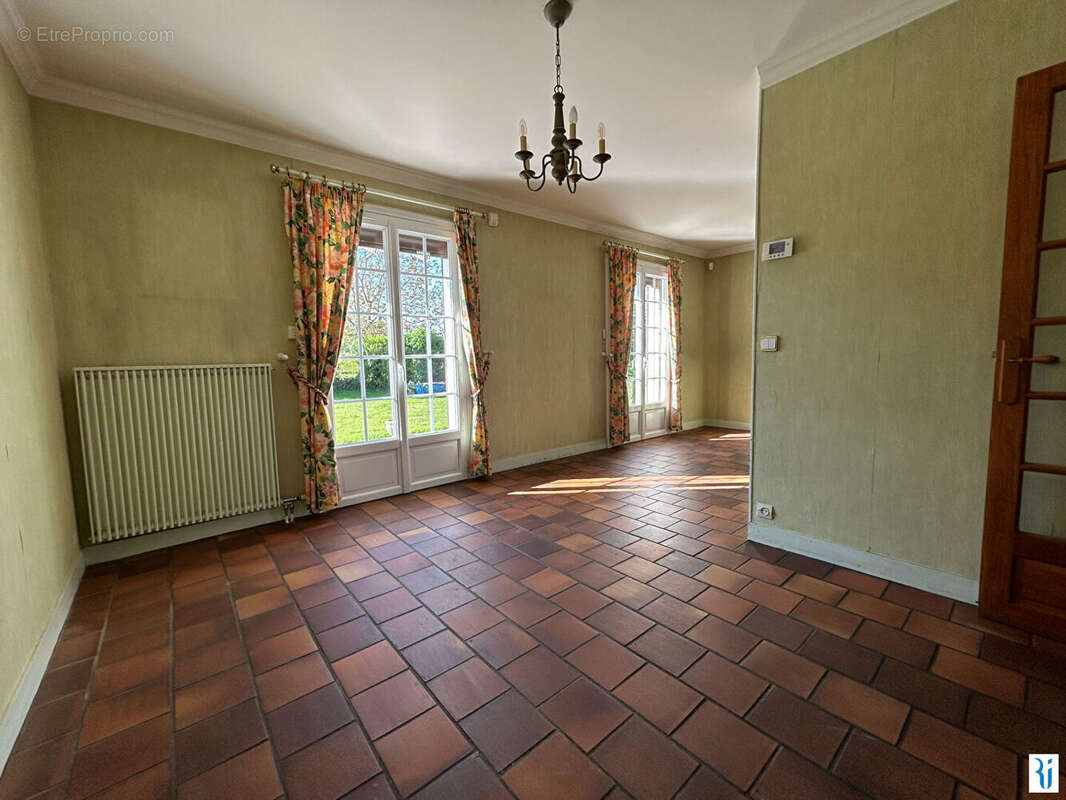 Maison à SAINT-PIERRE-DE-VARENGEVILLE