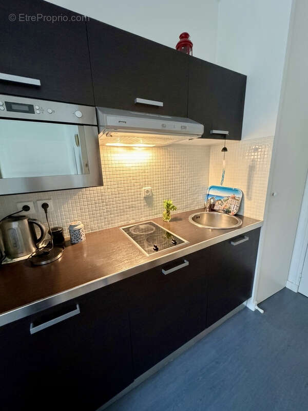 NICE CENTRE   Secteur Gioffredo / Masséna  T1 avec ascenseur, climatisation et DPE C - photo 6