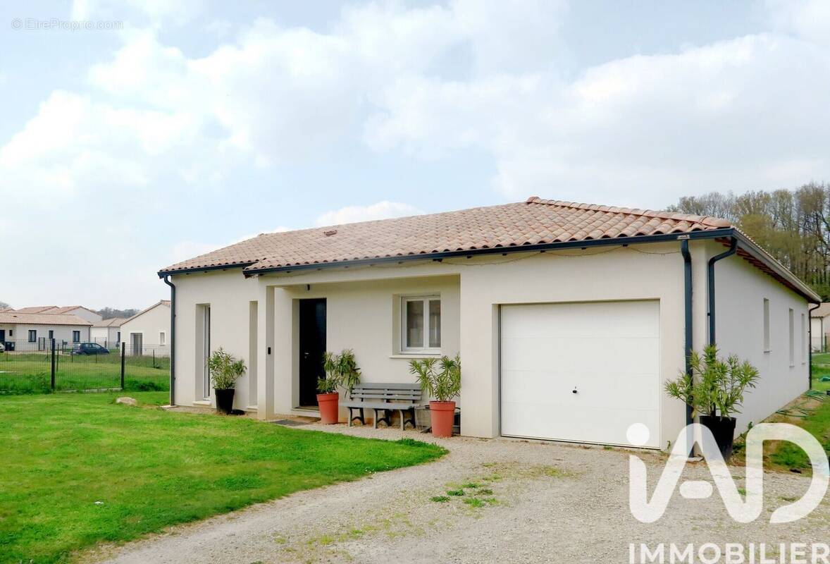 Photo 1 - Maison à SAINT-JULIEN-L'ARS