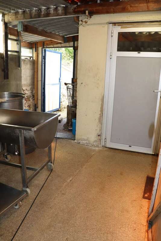 Commerce à MONTMIRAIL