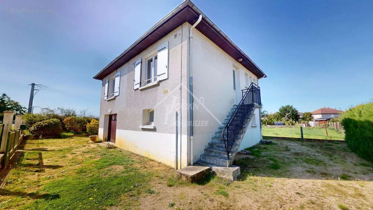 Maison à THIEL-SUR-ACOLIN