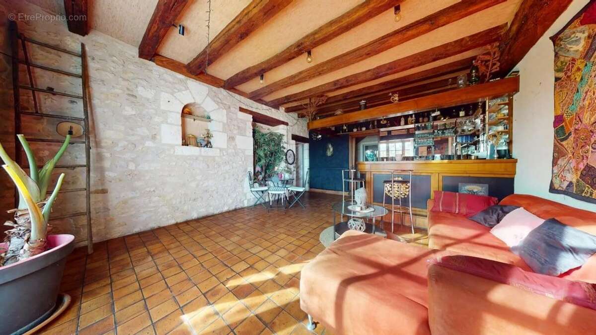 Maison à EYMOUTHIERS