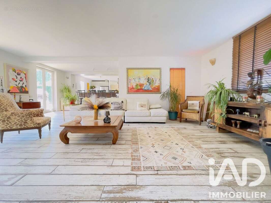 Maison 246 m² à Lesigny  - photo 6