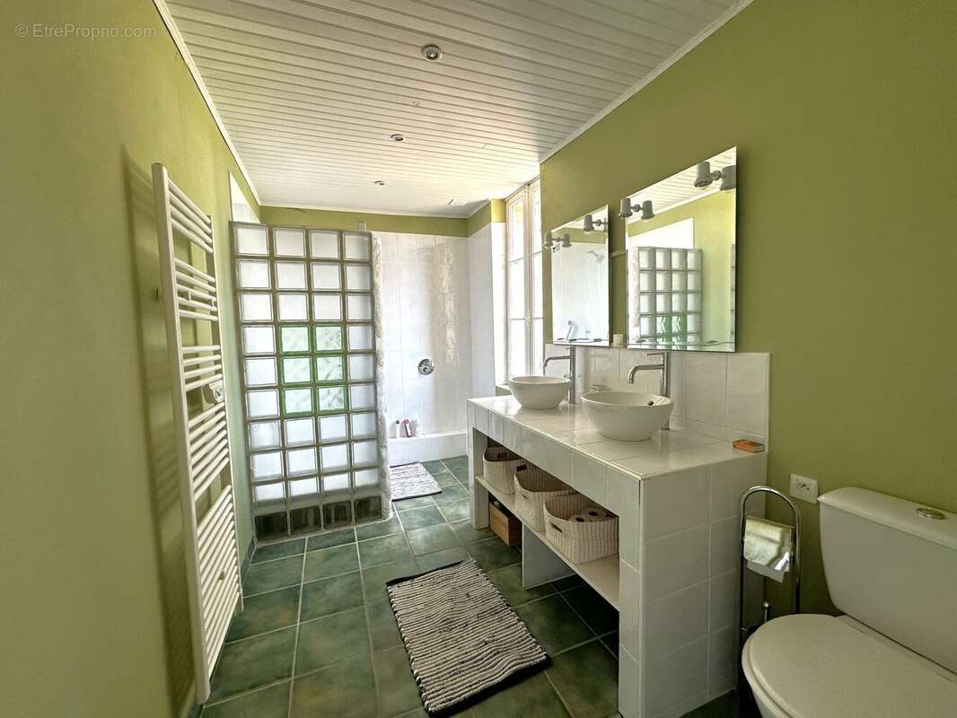 Maison à BOURGOUGNAGUE