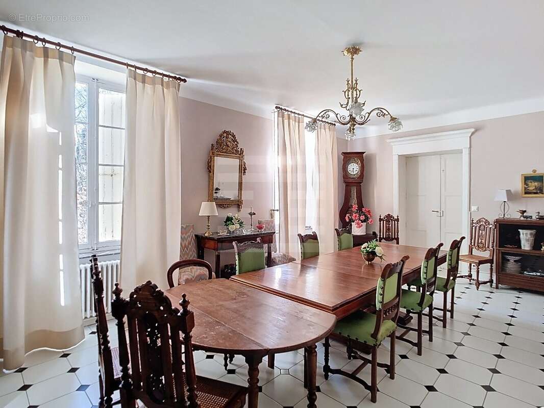 Maison à LEZIGNAN-CORBIERES