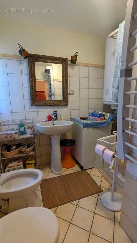 CARCES - Maison de village à rénover avec garage et terrasse - photo 6