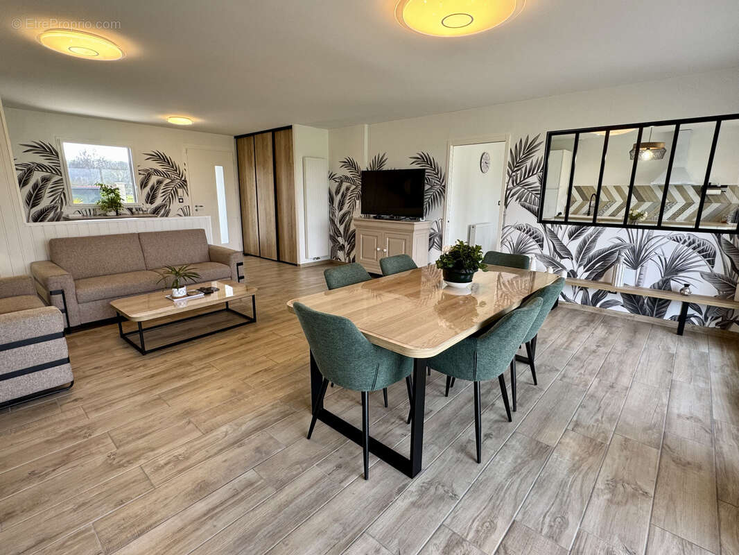 Maison à BRIQUEMESNIL-FLOXICOURT