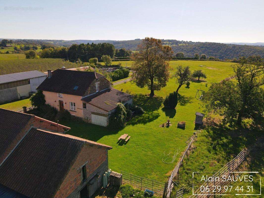 Maison et grange 265m² / 10 chs / 18 hects / dépendances / ETANG - photo 8