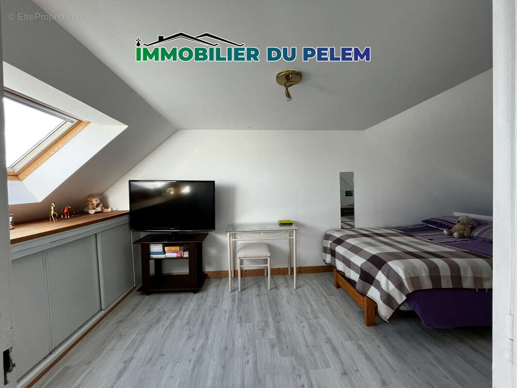 Maison à MAEL-CARHAIX