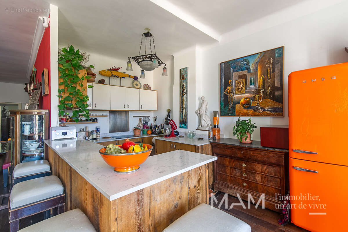 Appartement à MARSEILLE-1E