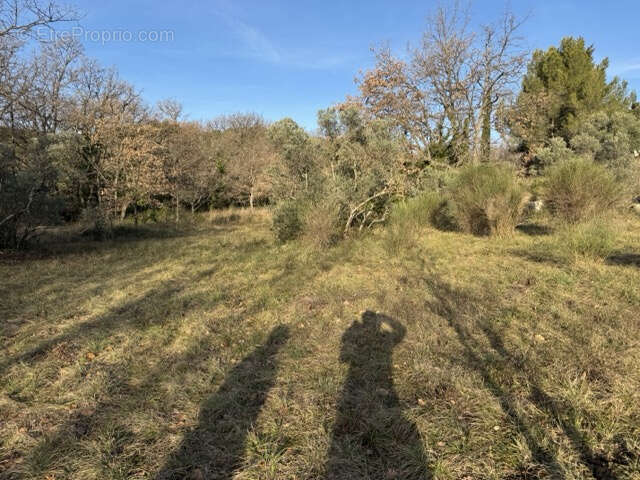 Terrain à EGUILLES