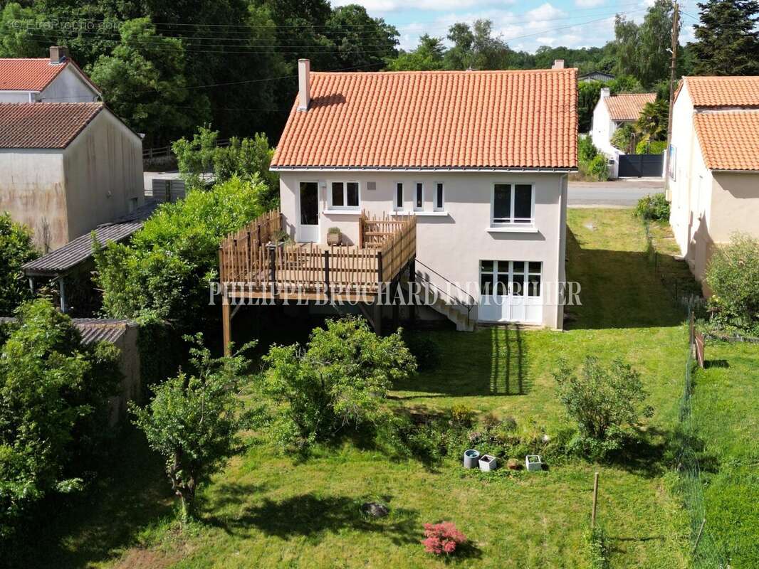 Maison à NESMY