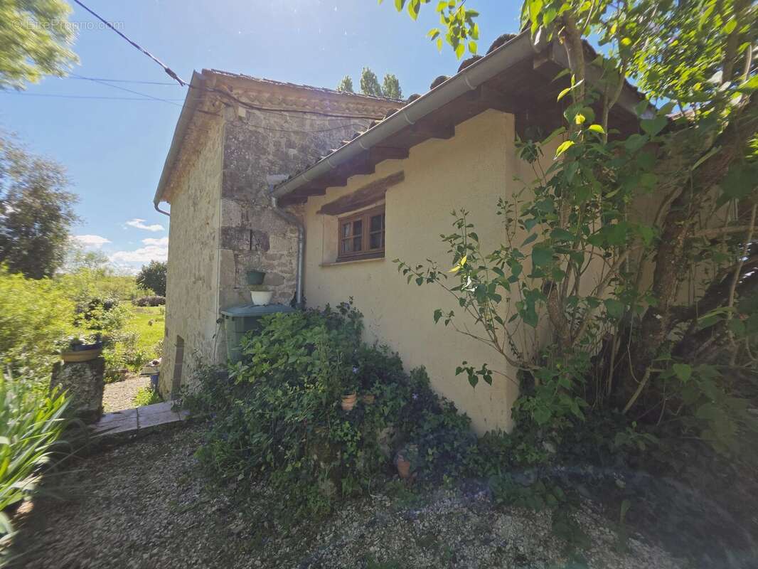 Maison à LAUZUN