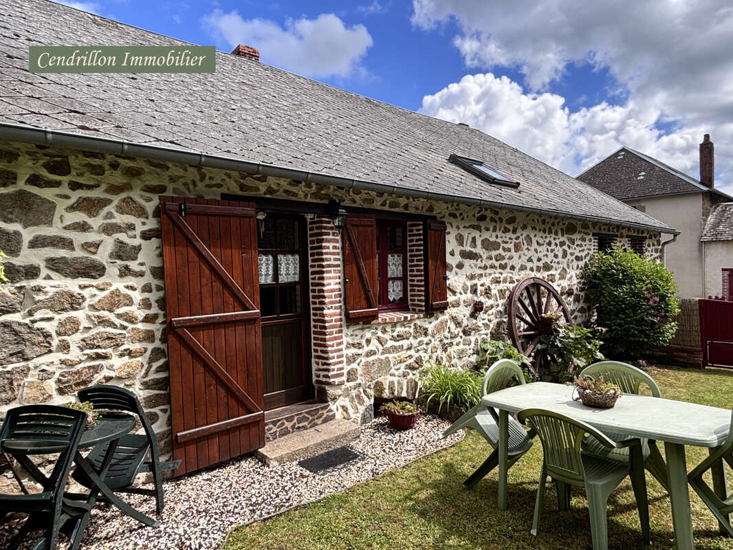 Maison à MONTAIGUT-LE-BLANC