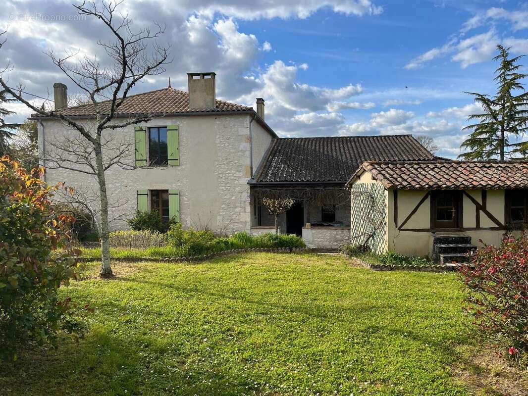 Maison 249 m² à Villereal  - photo 3