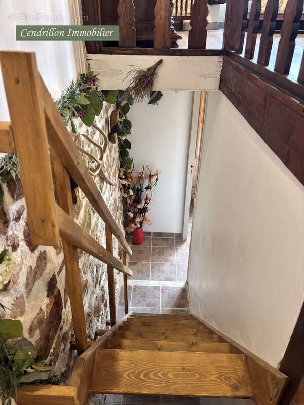 Maison à MONTAIGUT-LE-BLANC