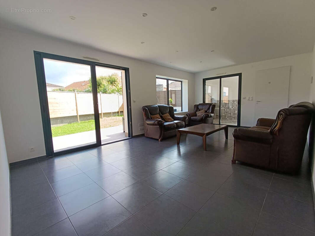 Maison à SAINT-SEBASTIEN-SUR-LOIRE