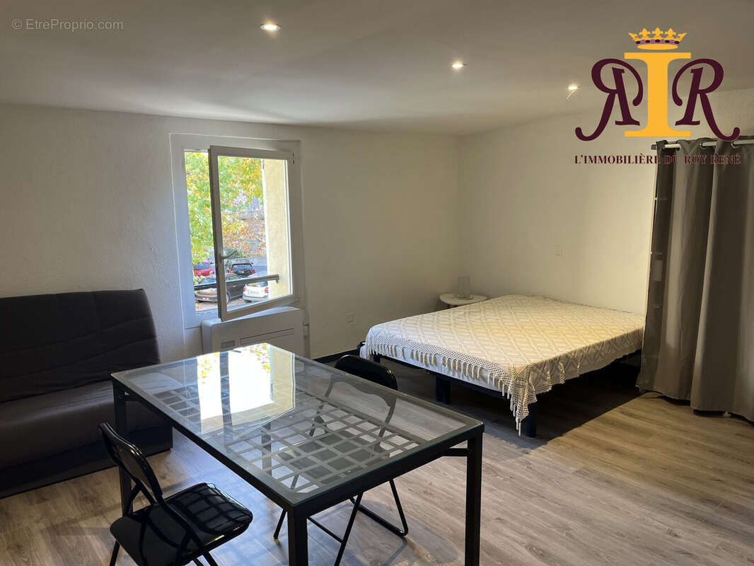 Appartement à LA TOUR-D'AIGUES