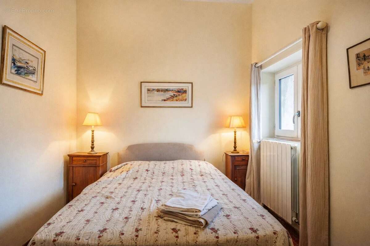 Maison à LE CASTELLET