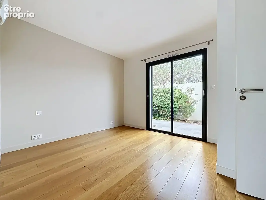 Castelnau le lez - villa 250 m² - 6 chambres - piscine - terrain 1500 m² - photo 10